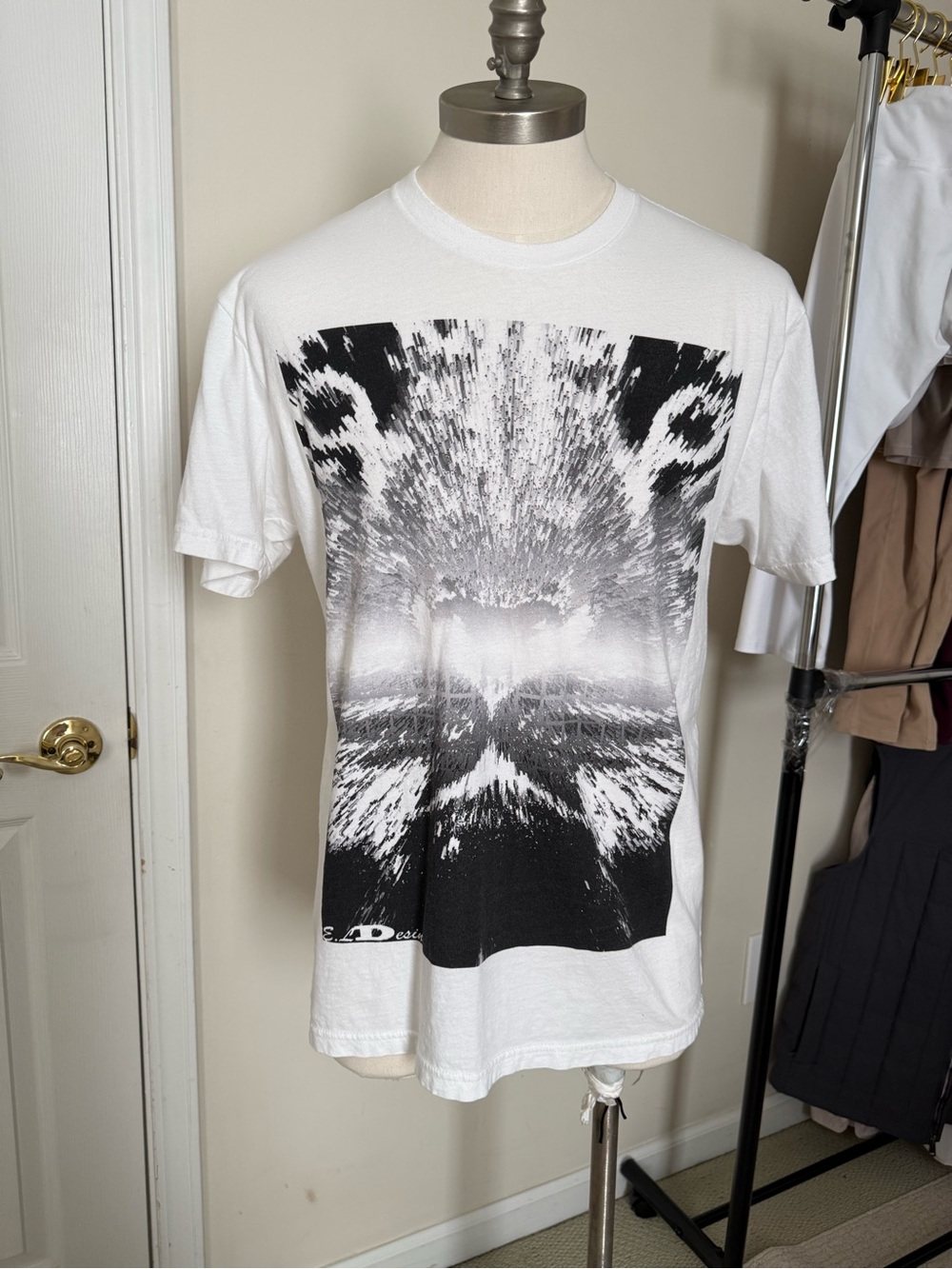 Next Level Apparel White Short-Sleeve Graphic Crewneck T-Shirt
